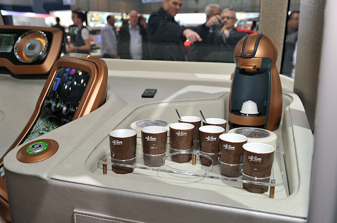 Маленький городской автобус Rinspeed microMAX