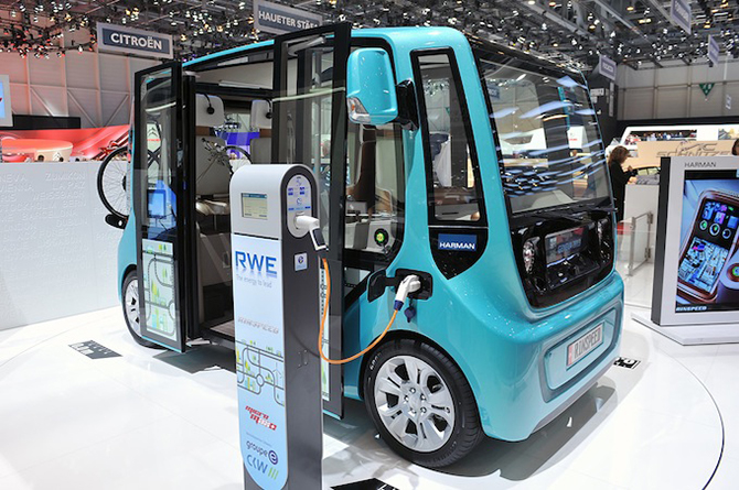 Маленький городской автобус Rinspeed microMAX