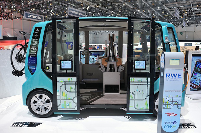 Маленький городской автобус Rinspeed microMAX