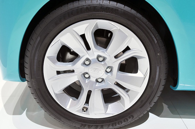 Маленький городской автобус Rinspeed microMAX