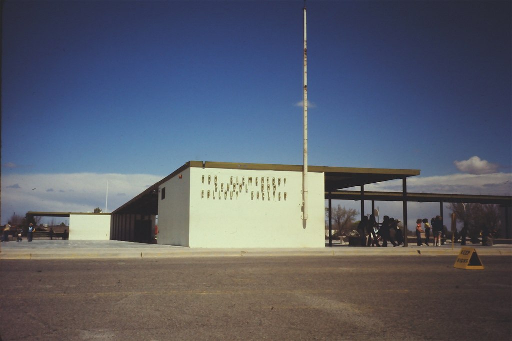«В первый раз в первый класс» или несколько крайне необычных школ в разных уголках мира «В первый раз в первый класс» или несколько крайне необычных школ в разных уголках мира