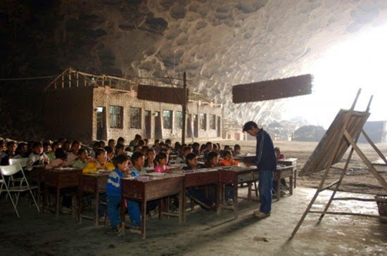 «В первый раз в первый класс» или несколько крайне необычных школ в разных уголках мира «В первый раз в первый класс» или несколько крайне необычных школ в разных уголках мира