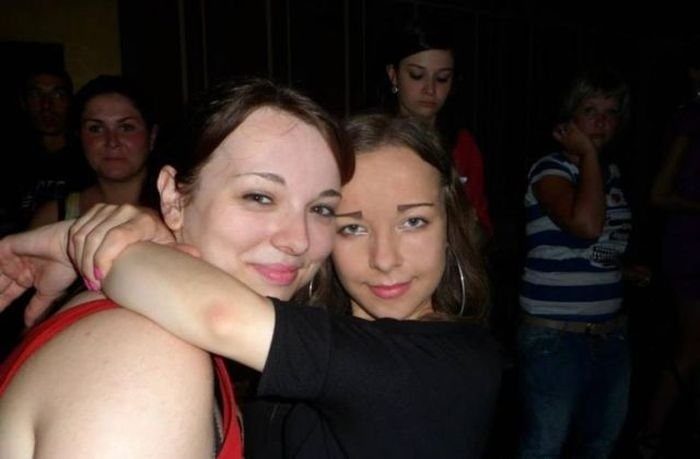 Губки бантиком, бровки домиком