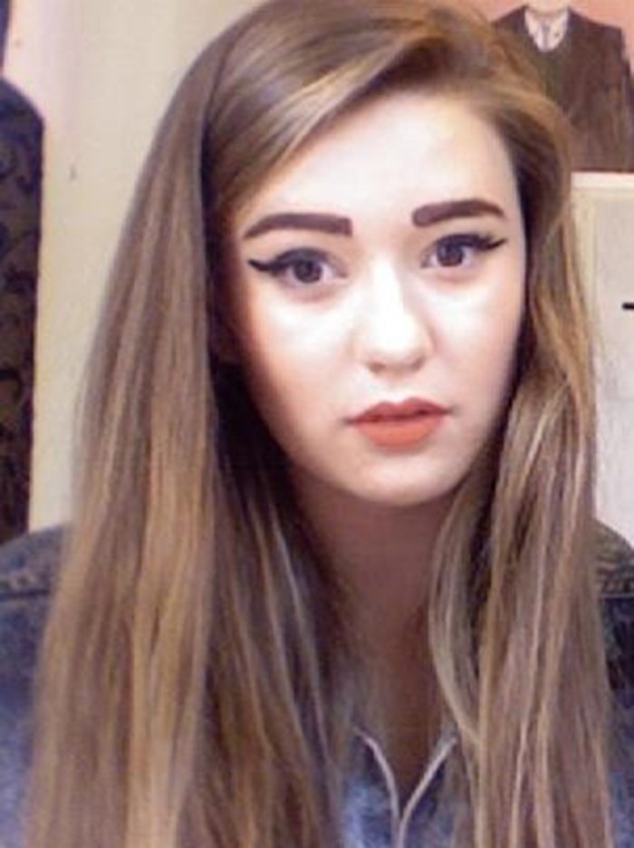 Губки бантиком, бровки домиком