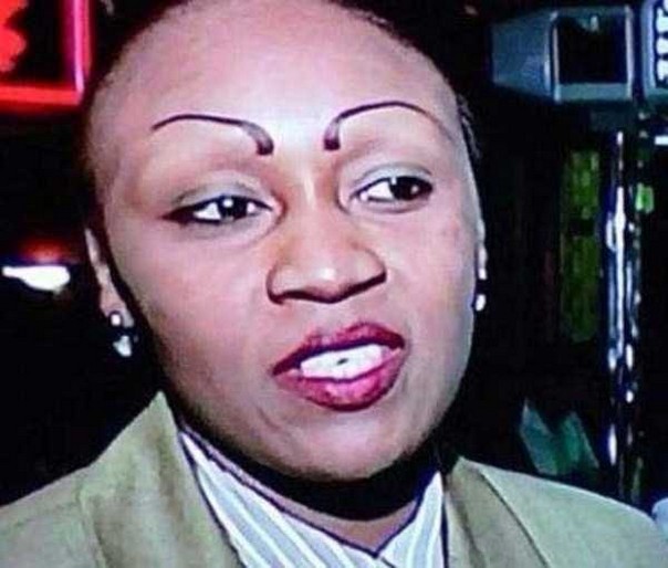 Губки бантиком, бровки домиком