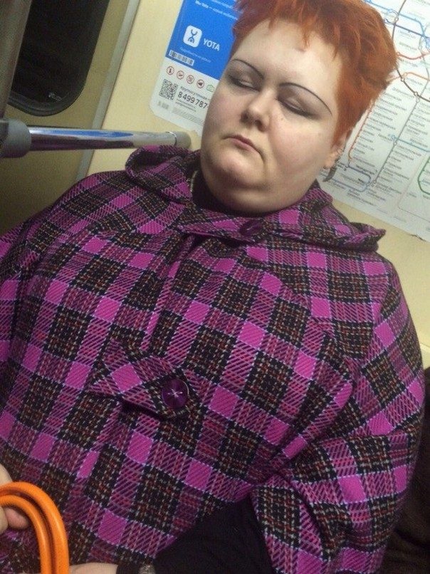 Губки бантиком, бровки домиком