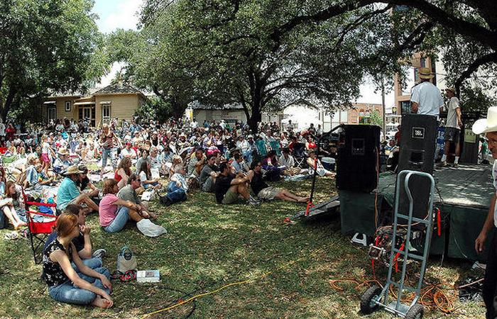 13 майских фестивалей и праздников со всего мира, которые поразят даже видавшего виды туриста