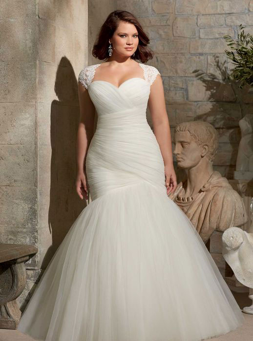 7 самых красивых свадебных платьев для девушек с пышными формами 7 самых красивых свадебных платьев для девушек с пышными формами