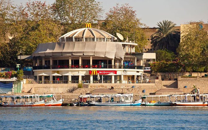 15 самых удивительных ресторанов «Макдоналдс»