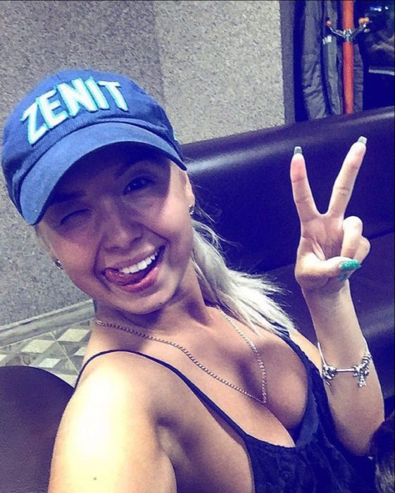 Красавицы из социальных сетей