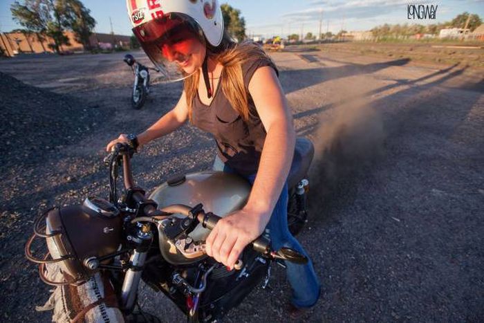 Девушки, которые любят мотоциклы
