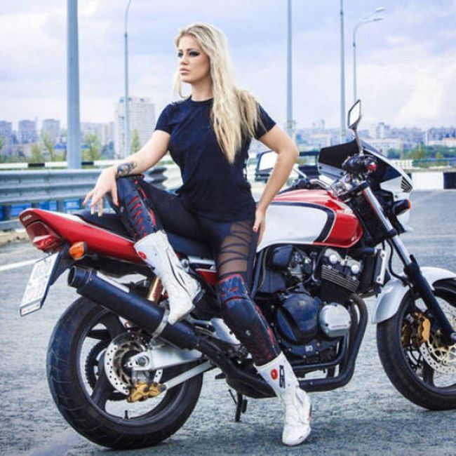 Девушки, которые любят мотоциклы