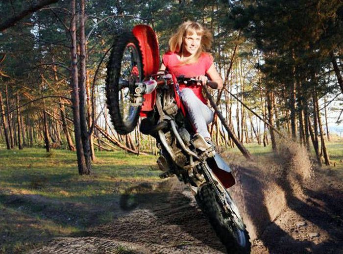 Девушки, которые любят мотоциклы