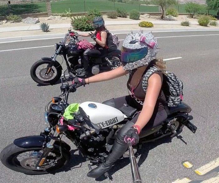 Девушки, которые любят мотоциклы