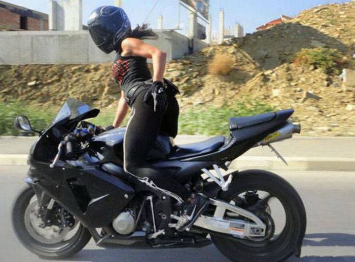 Девушки, которые любят мотоциклы