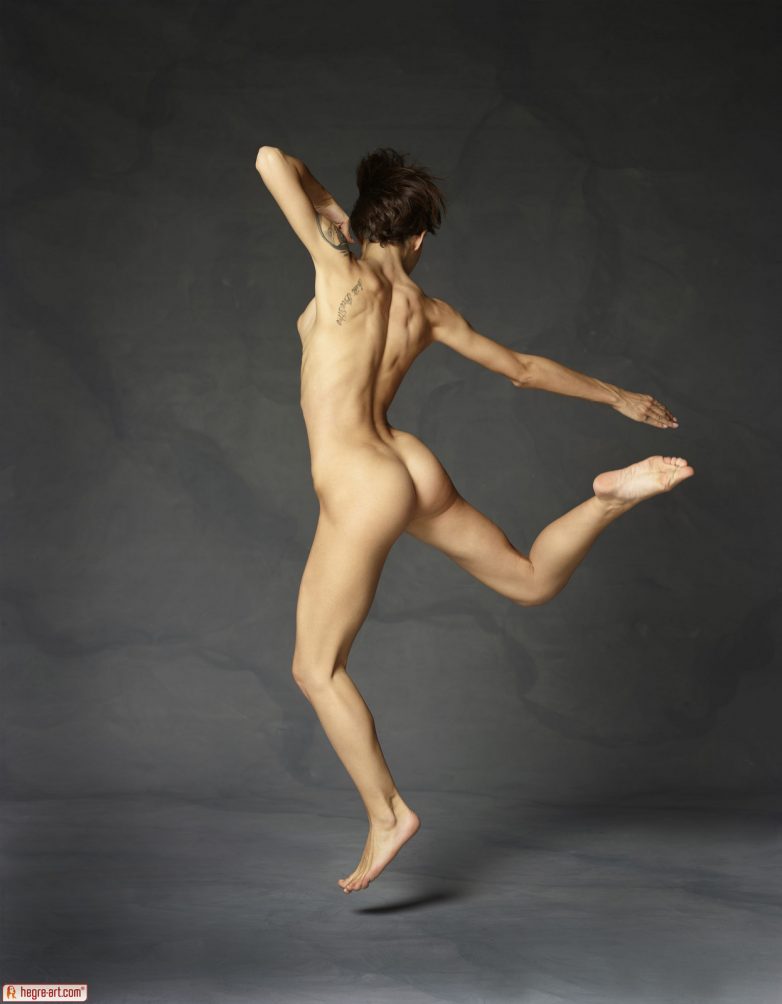 Супертело в супертанце