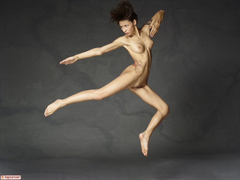 Супертело в супертанце