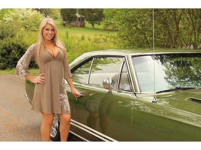 Девушки и автомобили