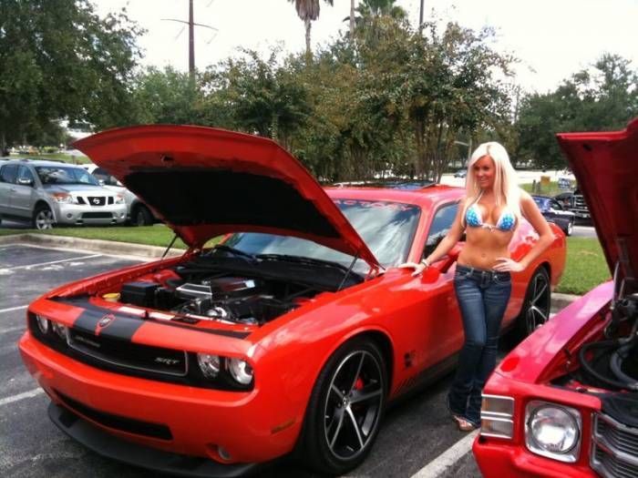 Девушки и автомобили