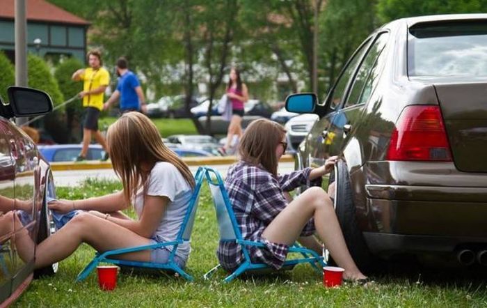 Девушки и автомобили