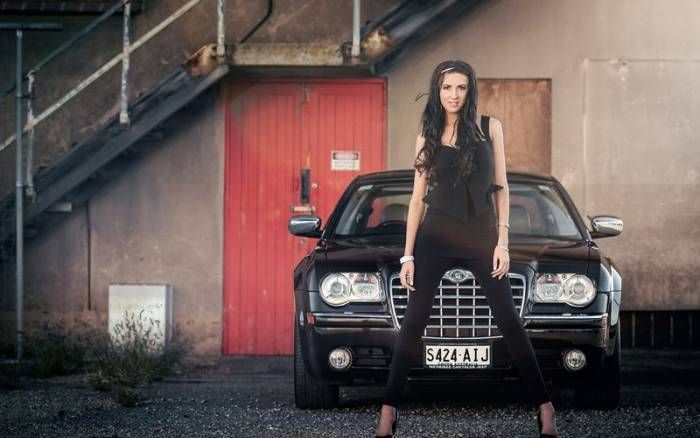 Девушки и автомобили