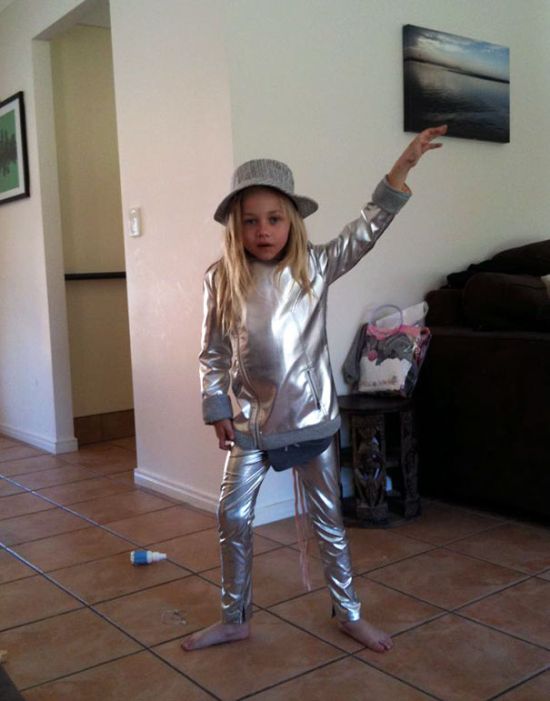 Когда отцов оставляют приглядывать за детьми