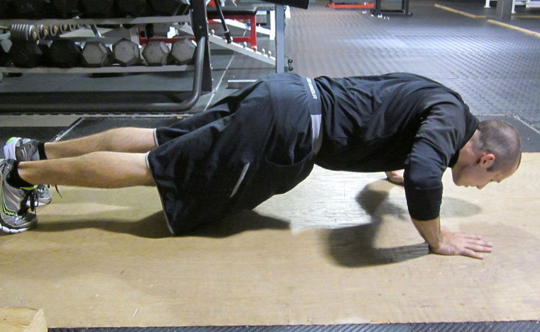 Самые распространенные ошибки при отжиманиях Самые распространенные ошибки при отжиманиях