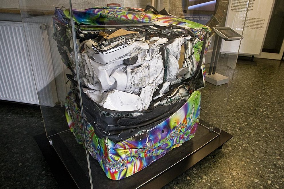 Утилизация автомобилей BMW (17 фото)