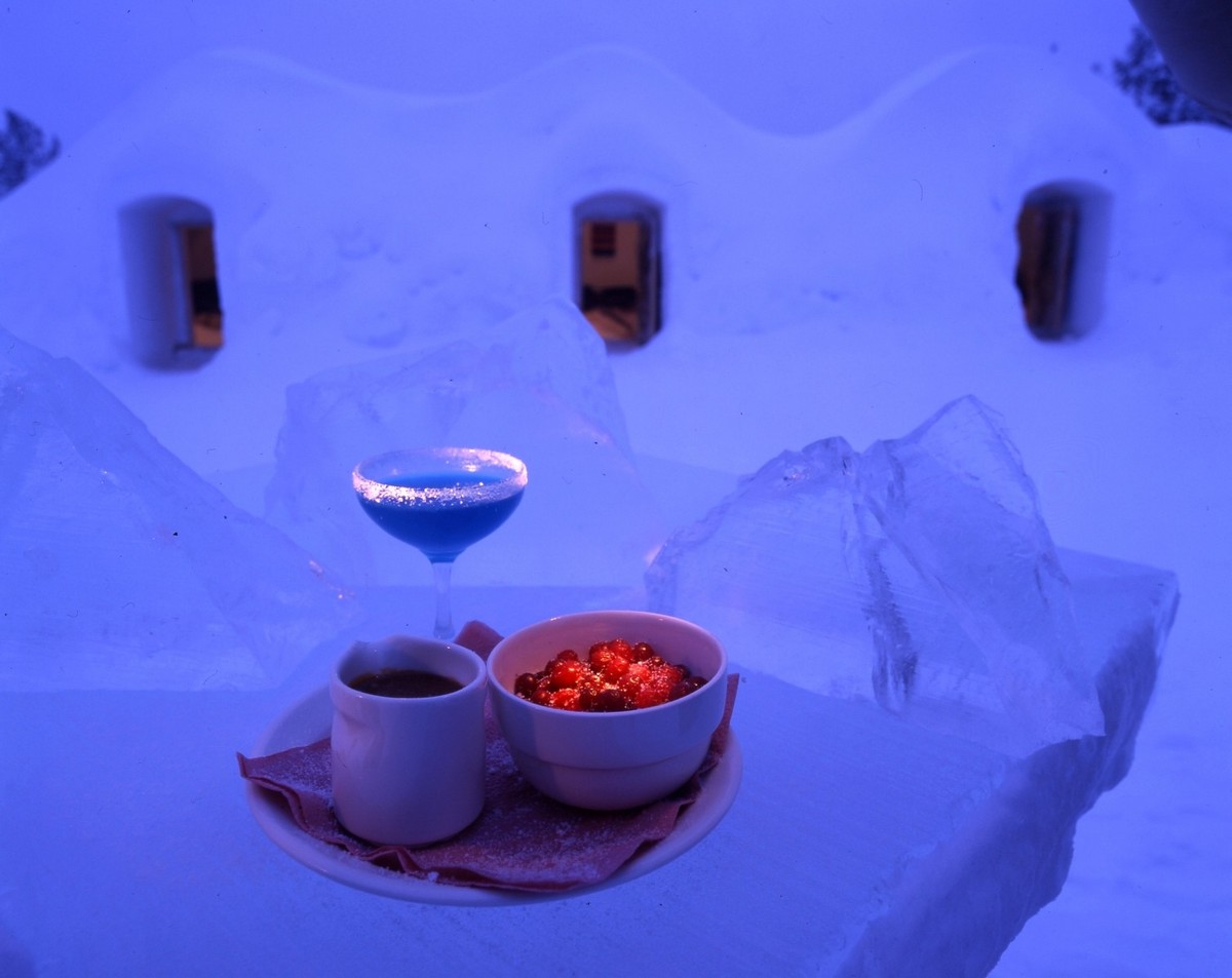 Поразительный финский отель Kakslauttanen