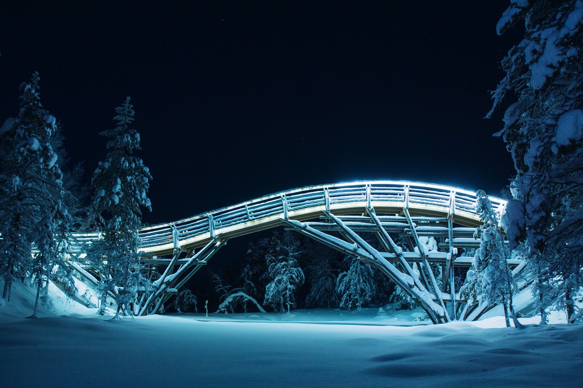 Поразительный финский отель Kakslauttanen