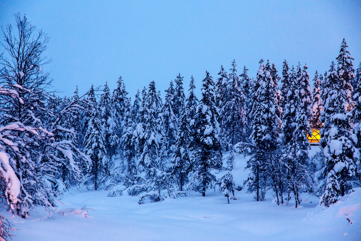 Поразительный финский отель Kakslauttanen
