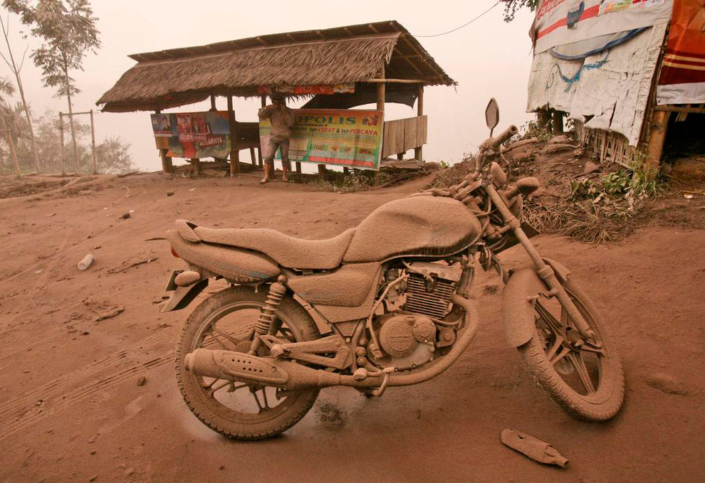 Извержение вулкана Синабунг