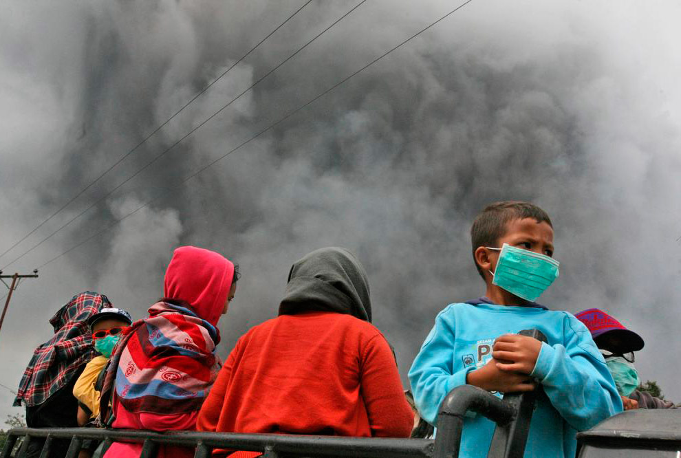 Извержение вулкана Синабунг