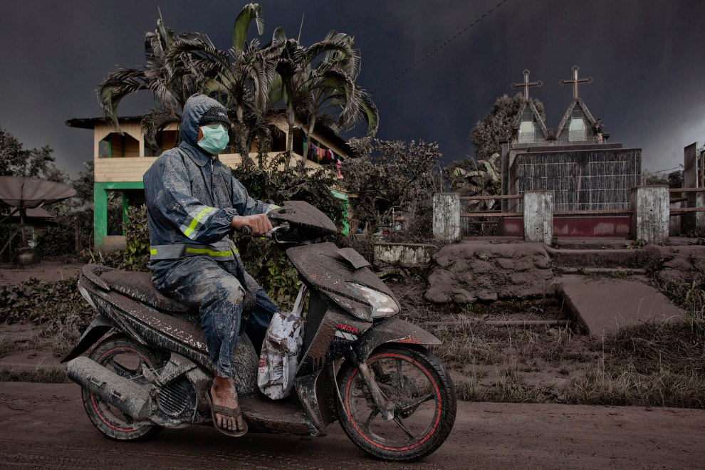 Извержение вулкана Синабунг