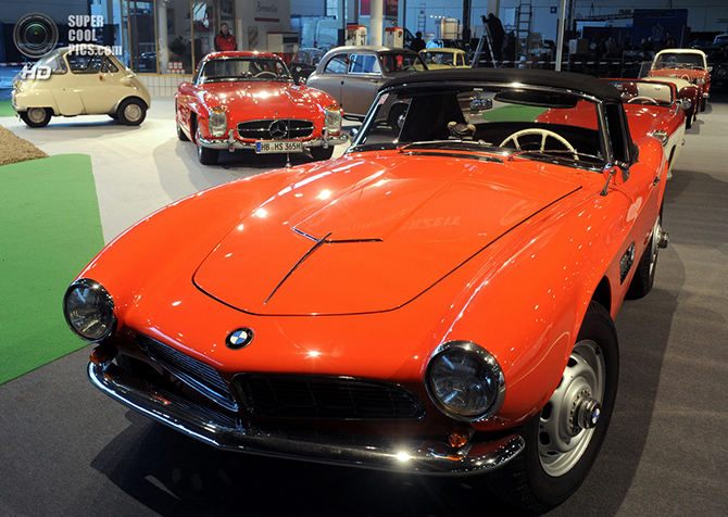 Выставка ретро-автомобилей в Гран-Пале