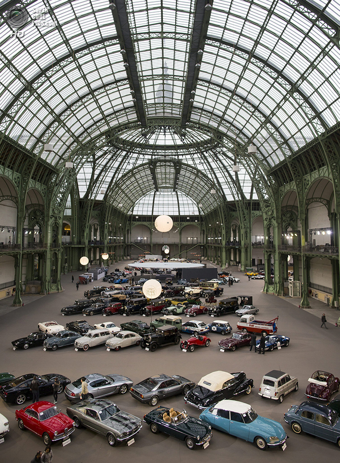 Выставка ретро-автомобилей в Гран-Пале