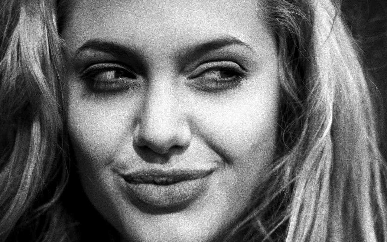 «Не хлебом единым», или как понять, что женщине явно не хватает секса? Часть 1