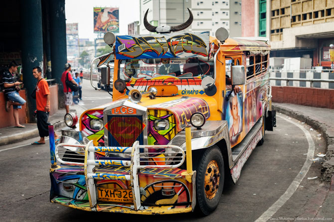 Яркие джипни филиппинцев Яркие джипни филиппинцев