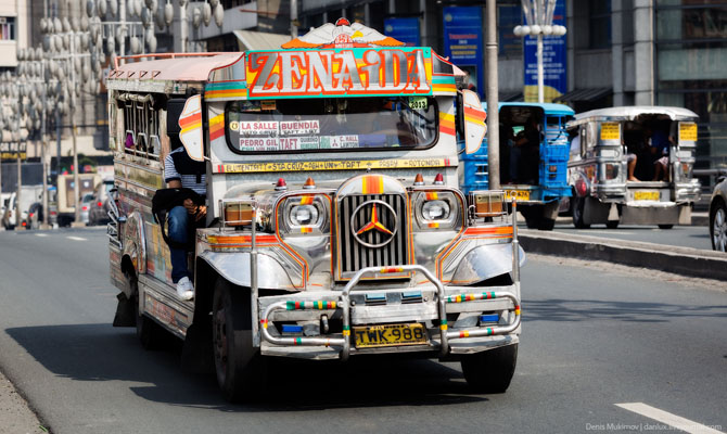 Яркие джипни филиппинцев Яркие джипни филиппинцев