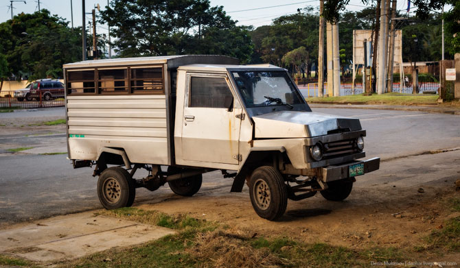 Яркие джипни филиппинцев Яркие джипни филиппинцев