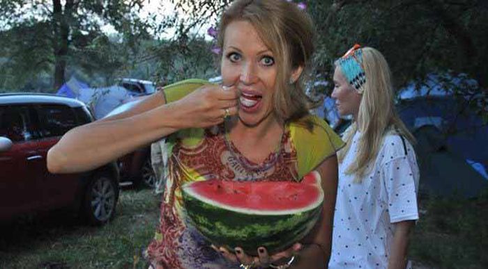 Забавные фото с девушками