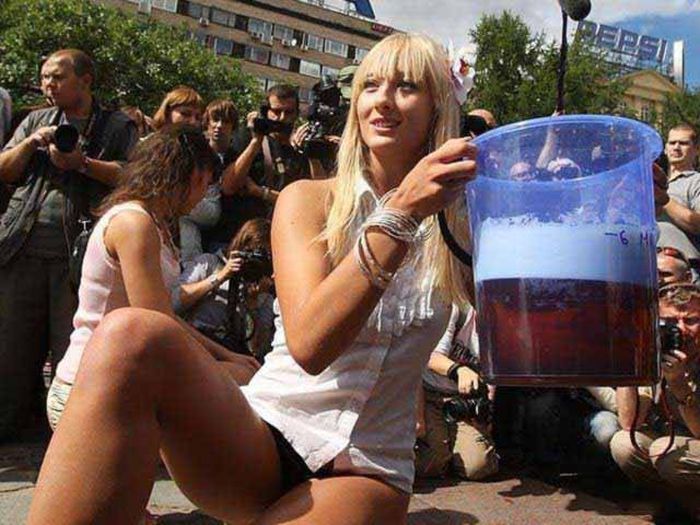 Забавные фото с девушками