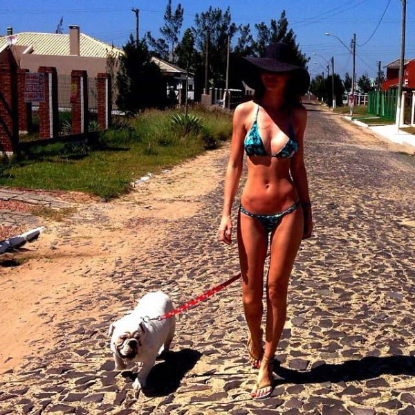 Красотки в бикини (65 фото)