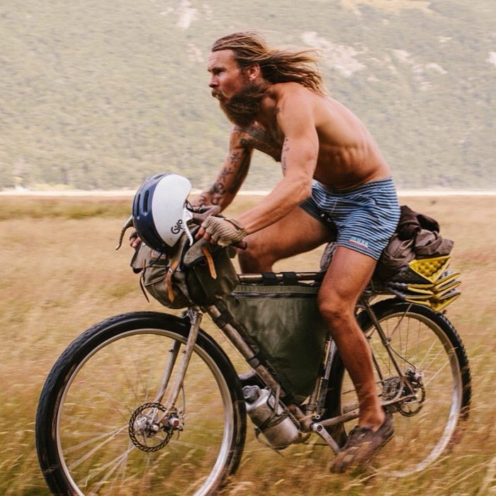 Этот парень вырвался из рутины рабочих будней и объехал на велосипеде полмира Этот парень вырвался из рутины рабочих будней и объехал на велосипеде полмира