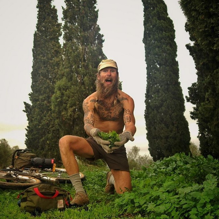 Этот парень вырвался из рутины рабочих будней и объехал на велосипеде полмира Этот парень вырвался из рутины рабочих будней и объехал на велосипеде полмира