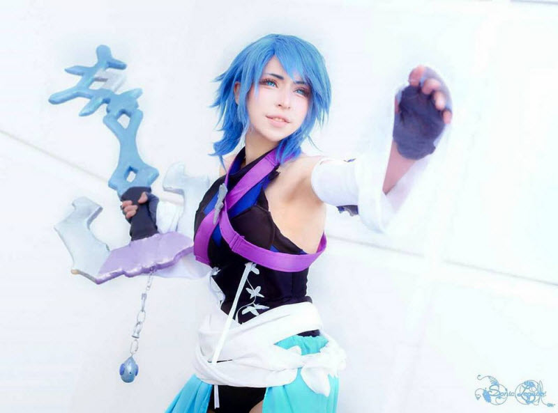 Косплеерша готова воплотить ваши фантазии за небольшую плату