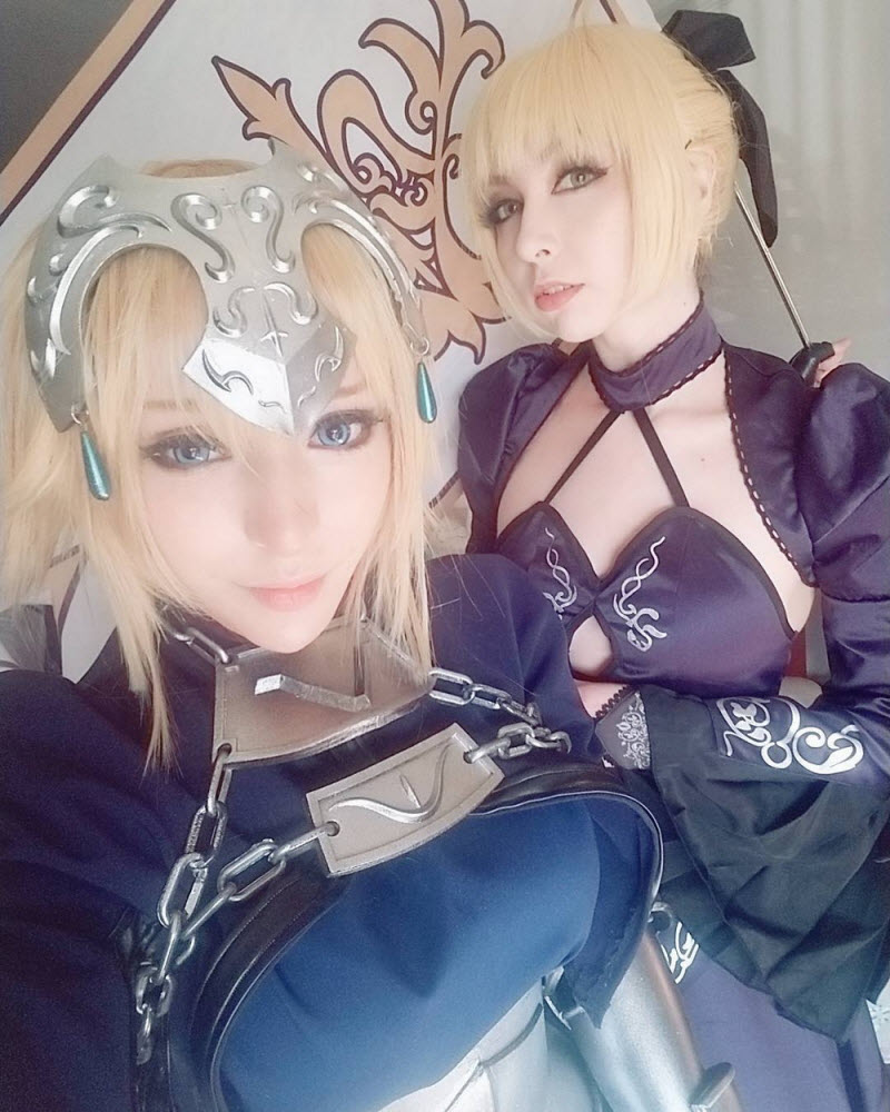 Косплеерша готова воплотить ваши фантазии за небольшую плату