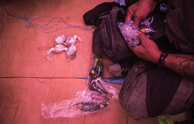 Филиппинцы крадут и носят во рту человеческие останки, чтобы быть невидимками