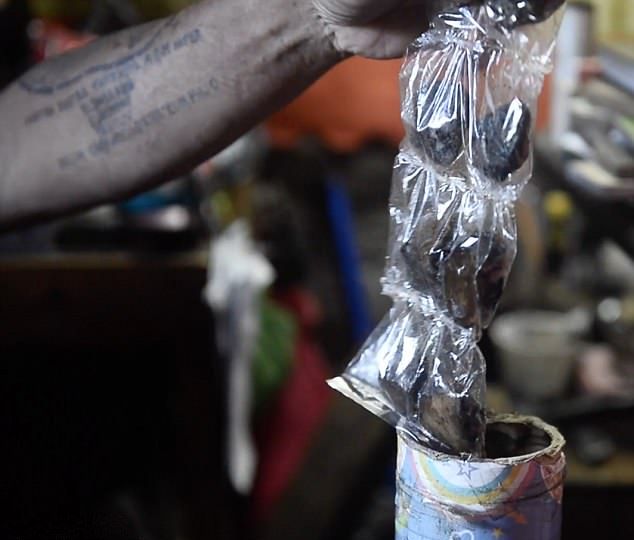 Филиппинцы крадут и носят во рту человеческие останки, чтобы быть невидимками