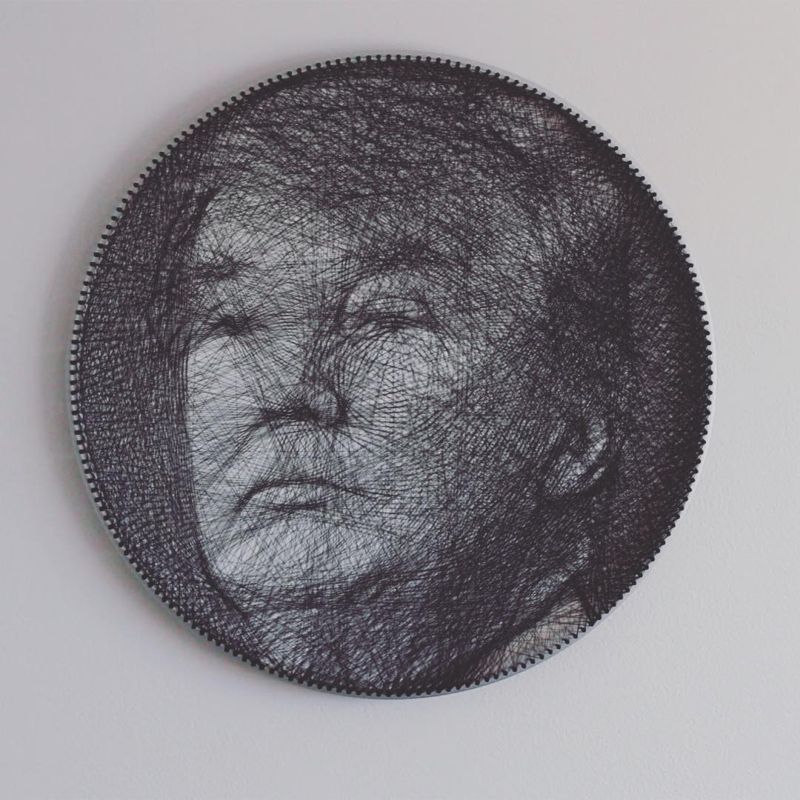 Потрясающие портреты, сделанные одной нитью на пяльцах